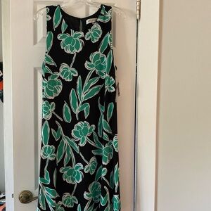 Women's sleeveless multicolored dress New with Tags size XL